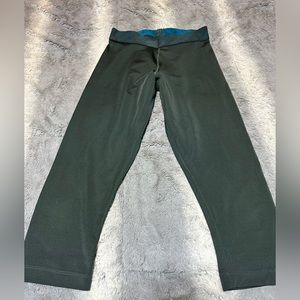 Reebok women’s XS army green leggings